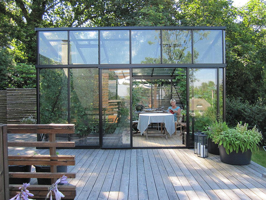 Modern Greenhouse vi34 front