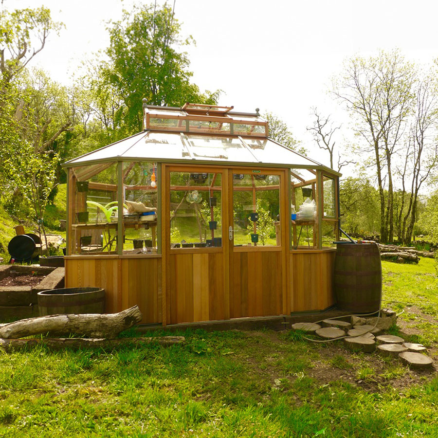 Octagonal cedar greenhouse by Alton