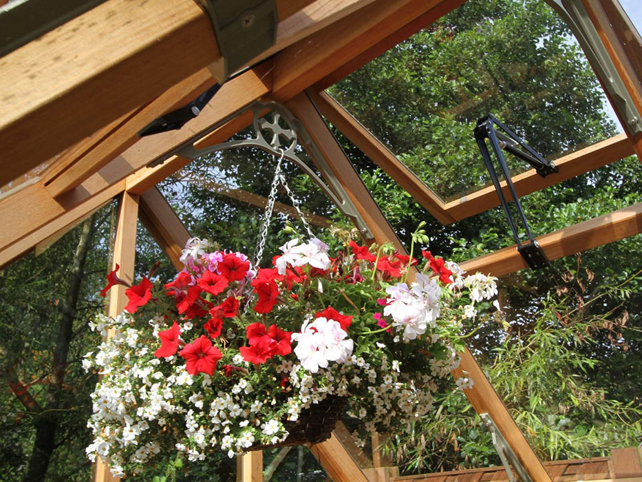 Durham Cedar Greenhouse Hanging Basket & Automatic Roof Vent