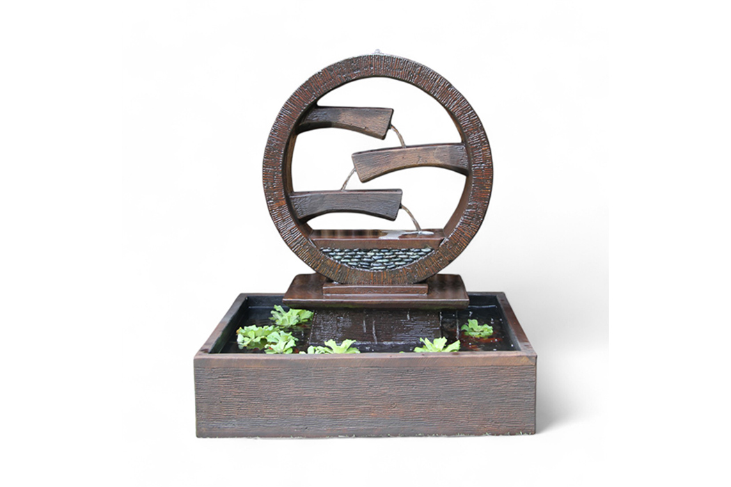 wagon wheel fountain
